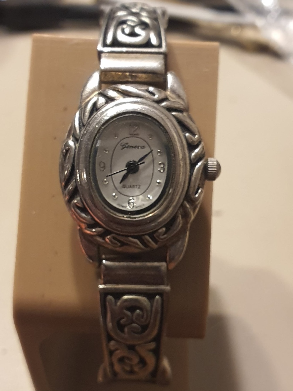 ๐ฆ10/$20๐ฆ Geneva Silver Accented Leather Women's Watch